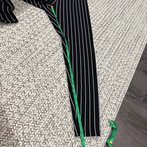 SHEIN Black and White Stripped High Waisted Leggings - Picture 8 of 8